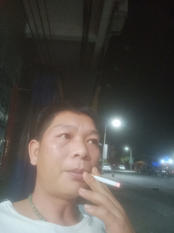 善解人意的第一张照片--英德中老年相亲网